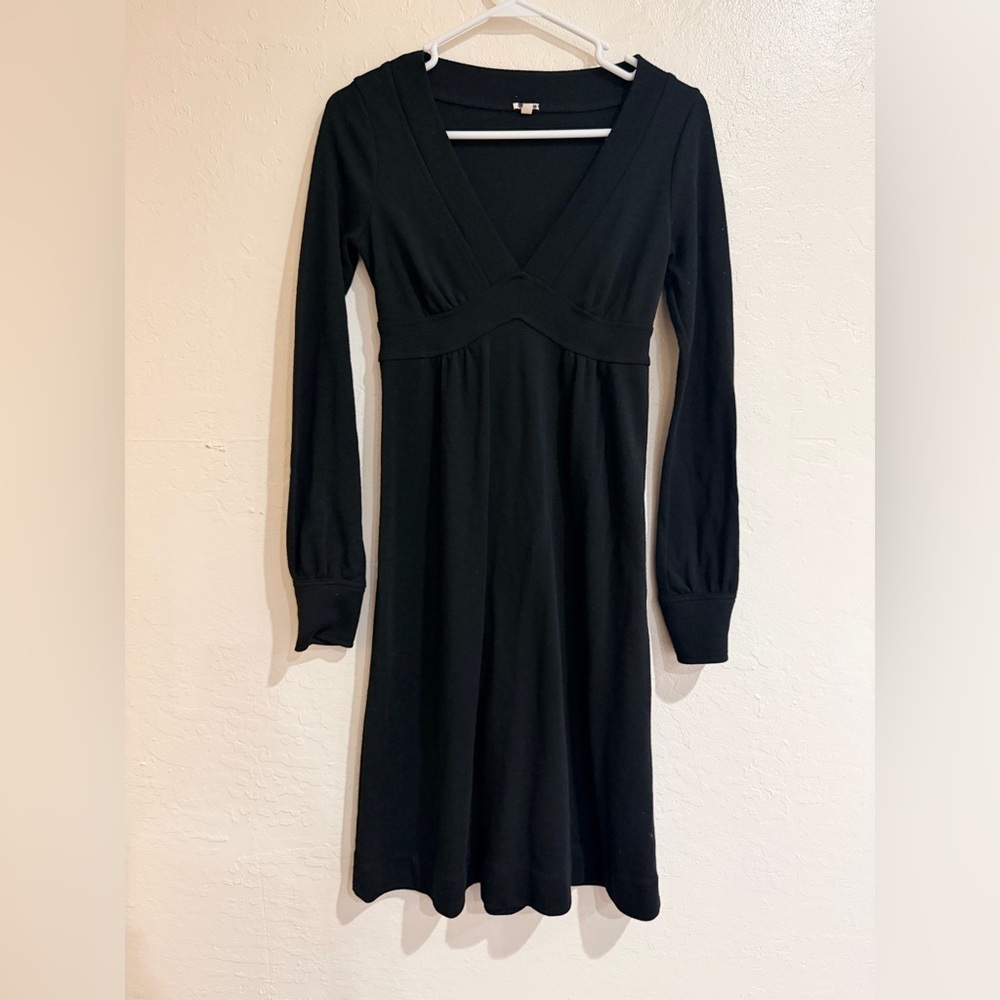 J. Crew Black Long Sleeve V-neck 100% Wool Dress size 2